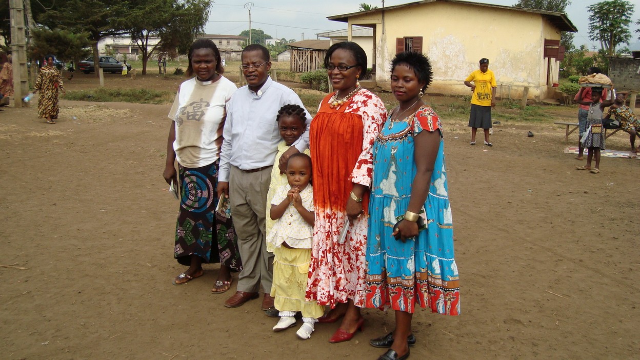 ONLUS oasi del germoglio - struttura per accoglienza ragazze madri in Camerun - Africa